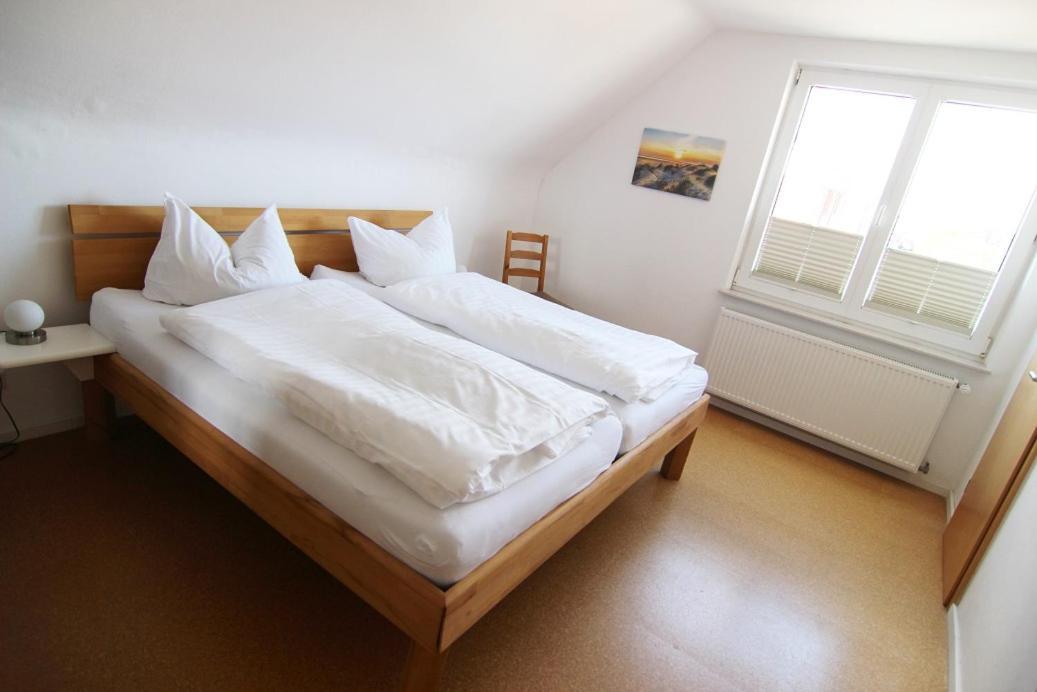 Haus Rena Am Suedstrand Borkum Buitenkant foto